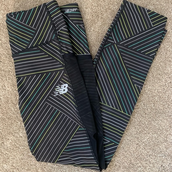 New Balance Printed Impact Run Crop - Picture 3 of 3